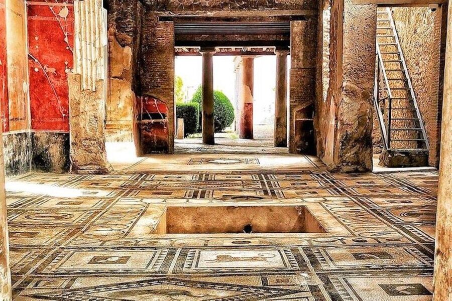 Pompeii in 2h and 30mnt: walk with local guide - Skip the Ticket Line, Save the Hassle, Keep the Focus on the Ruins