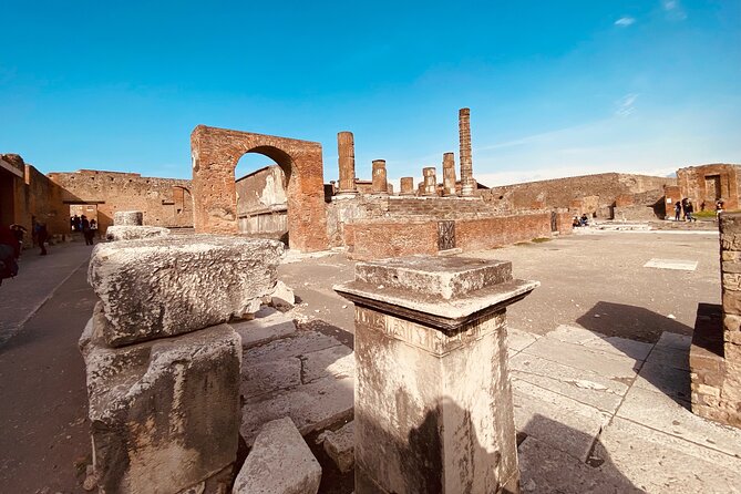 Pompeii Private Tour with an Archaeologist and Skip The Line - 3 hours - Forum, Basilica, and the Temple of Jupiter: how civic power worked