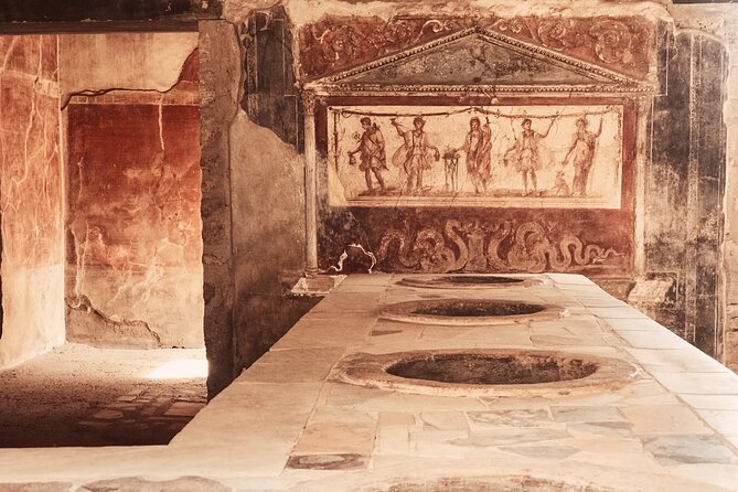 Pompeii Private Tour with an Archaeologist and Skip The Line - 3 hours - The 3-hour route: theaters, baths, and the main spine of the city