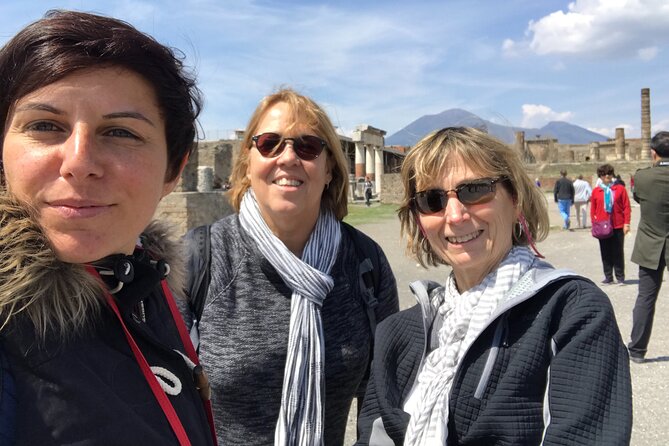 Pompeii Private Tour with an Archaeologist and Skip The Line - Start at Piazza Esedra, then follow a logical Pompeii loop