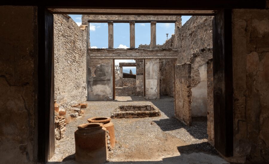 Pompeii: Skip-the-Line Entry Ticket with Audio Guide or Tour - Two ways to explore: live art historian tour or self-guided audio