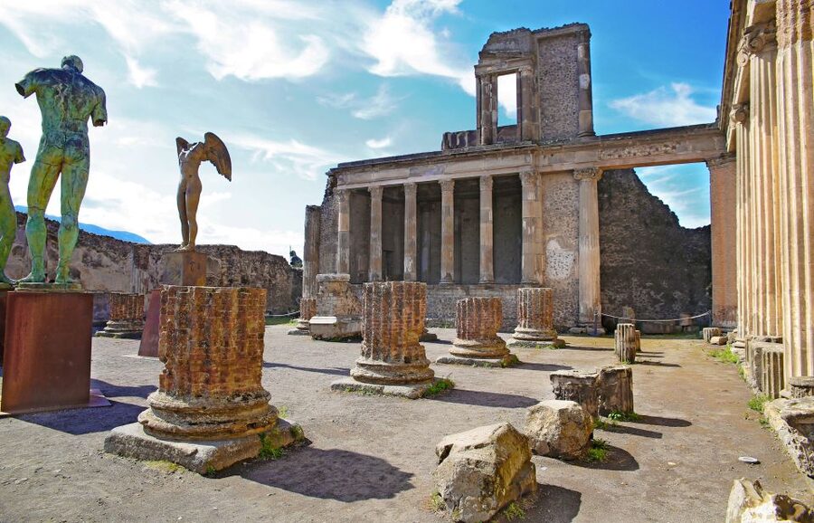 Pompeii: Skip-the-line-Ticket and Guided Tour - Baths, temples, and civic life: the stops that show how people worked