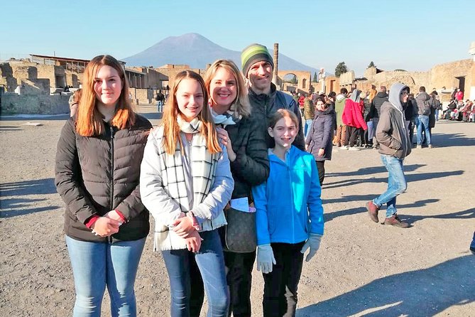 Pompeii Skip-the-Line Tour for Kids & Families with Archaelogist - Entering fast at the gates, and how that changes the day