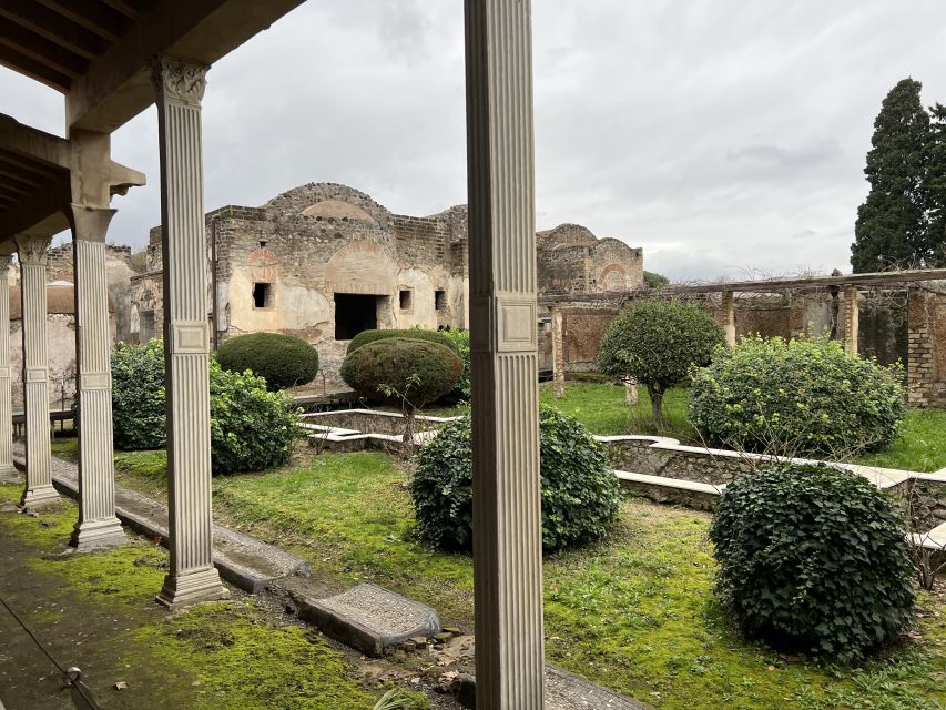 Pompeii: Small-Group Guided Tour with Skip-the-Line Ticket - Entering Pompeii Fast, and Why It Changes Everything
