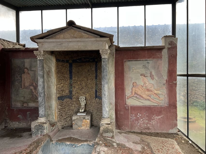 Pompeii: Small-Group Guided Tour with Skip-the-Line Ticket - Garden of the Fugitives: The Moment Pompeii Turns Emotional