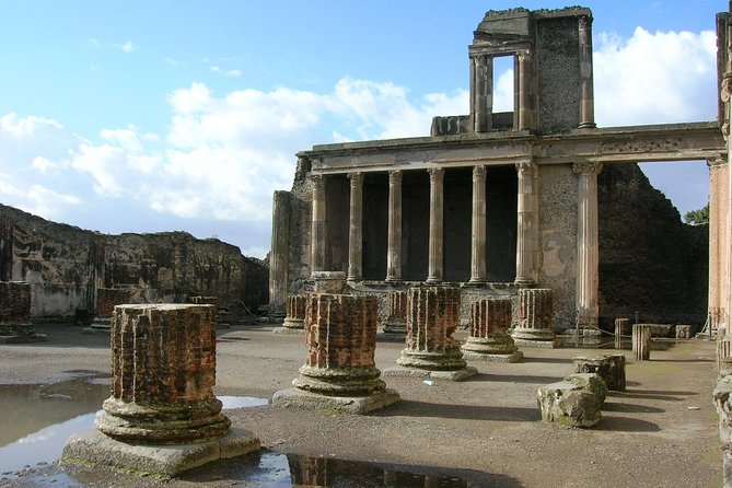 Pompeii: Small Group Tour with an Archaeologist - The Lupanar and the adult realities of Pompeii