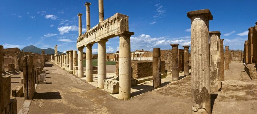 Pompeii: Tour for Children - The Forum and the Stops That Make Roman Life Click