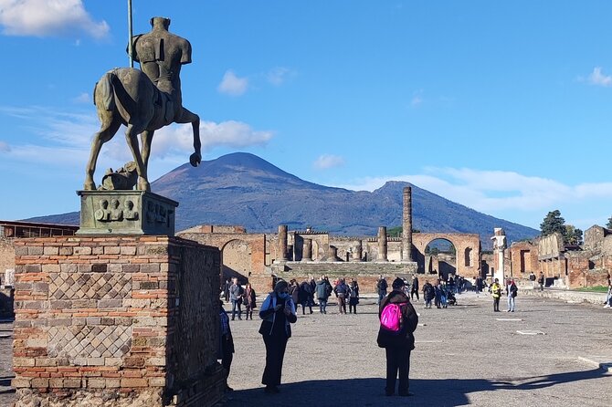 Pompeii: Tour with Archaeologist Guide & Skip-the-Line Entry - Pompeii’s time-capsule effect, and what this tour changes for you