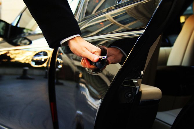 Private Transfer from Multiple Locations in Naples to Sorrento - The Mercedes Minivan Ride: Wi-Fi, Air-Con, and Getting Through Traffic