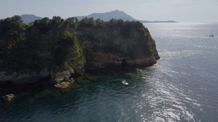 Procida: Boat Tour with Swimming Stops and Underwater Photos - Cala del Pozzo Vecchio and the coast’s quieter corners