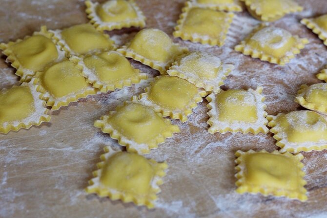 Ravioli & Tagliatelle Cooking Class at a Local's Home in Positano - The meal starts with aperitivo, not with the pasta dough