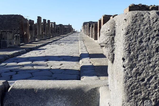Semi - Private Tour of Pompeii with an Archaeologist - What you’ll actually see: theatres, shops, houses, and the city’s daily rhythm