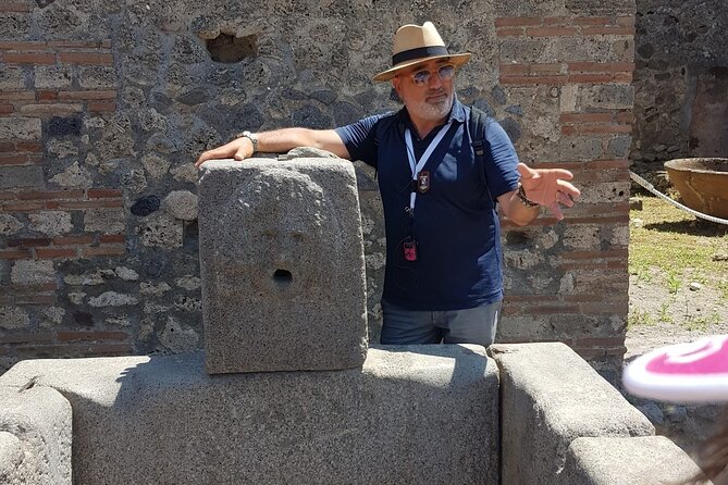 Semi - Private Tour of Pompeii with an Archaeologist - How the guide brings Pompeii to life, and what that means for your experience