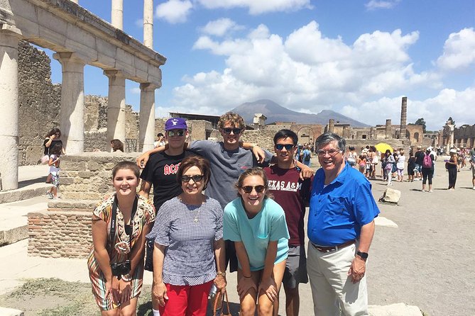Skip the Line Guided Tour of Pompeii led by an Archaeologist - Pompeii, read like a city, not a maze