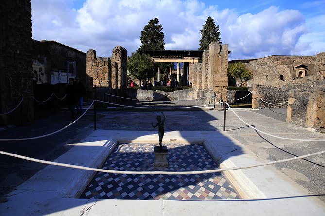 Skip the Line Guided Tour of Pompeii led by an Archaeologist - Stop-by-stop: what you will see and why it matters