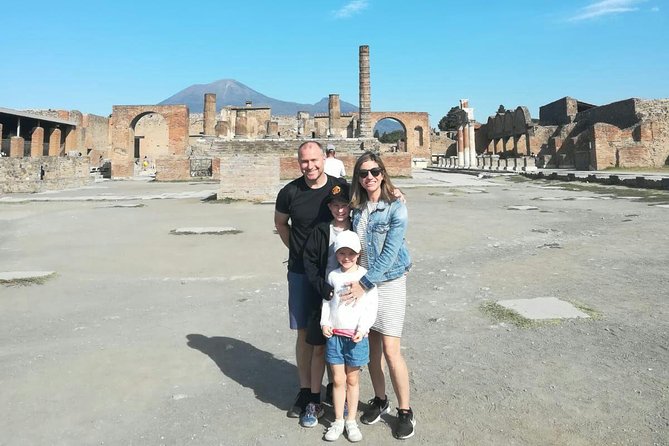 Skip-the-Line Pompeii Tour for Kids with an Archaeologist - Meeting at Hotel Vittoria and getting into Pompeii quickly