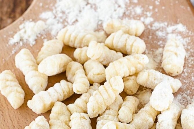Small-Group Cooking Class in Positano: Gnocchi, Tiramisù & Drinks - Tiramisù and Drinks: Turning Cooking Into a Meal
