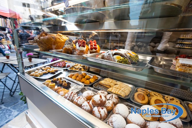 Street food in Naples with 6 Stops and Limoncello - A Naples street food tour built around real market streets