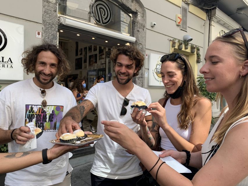 The Original Street Food & Market Tour of Naples - Galleria Umberto I, a short pause in a classic Naples landmark