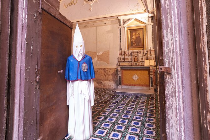The Skull with the Ears: the Cult of the Dead in the Church of S. Luciella - Down in the Underground Cemetery: Where the Skull Collection Lives
