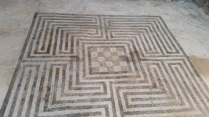 Tour in the ruins of Pompeii with an archaeologist - Pompeii makes more sense when you have an archaeologist