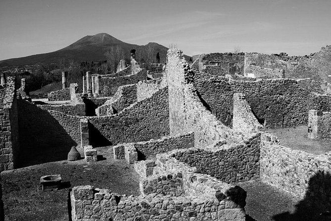 Tour in the ruins of Pompeii with an archaeologist - What to wear and how to handle Pompeii’s uneven ground