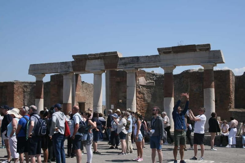 TRAMVIA -Da Naples: Pompei Ruins and Vesuvio Transfer by Bus - Naples in the mix: using free movement without losing the group schedule