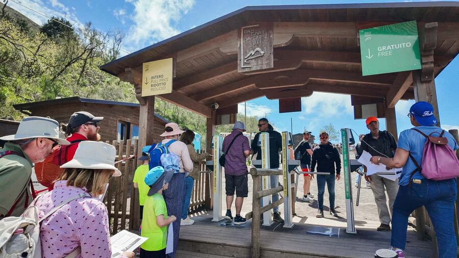 Vesuvius Volcano Experience: from Naples, Pompeii and Rome - The 1-hour coach ride: your buffer for a smoother morning