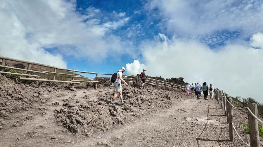 Vesuvius Volcano Experience: from Naples, Pompeii and Rome - Skip-the-line entry and the smart audio guide plan
