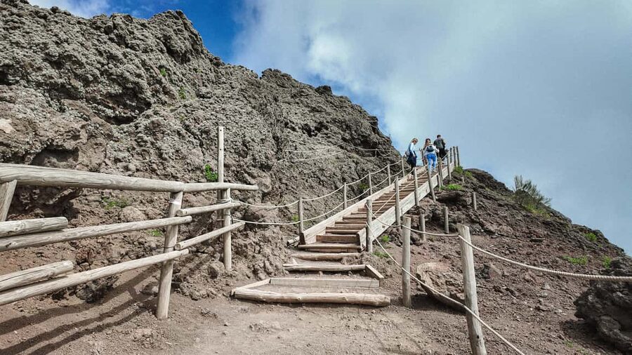 Vesuvius Volcano Experience: from Naples, Pompeii and Rome - What you pay and what you actually get